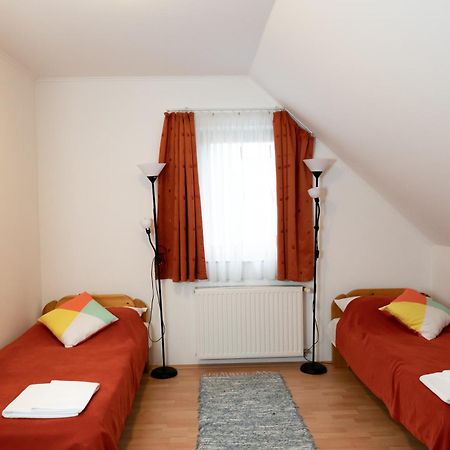 Liszt Apartman Печ Экстерьер фото