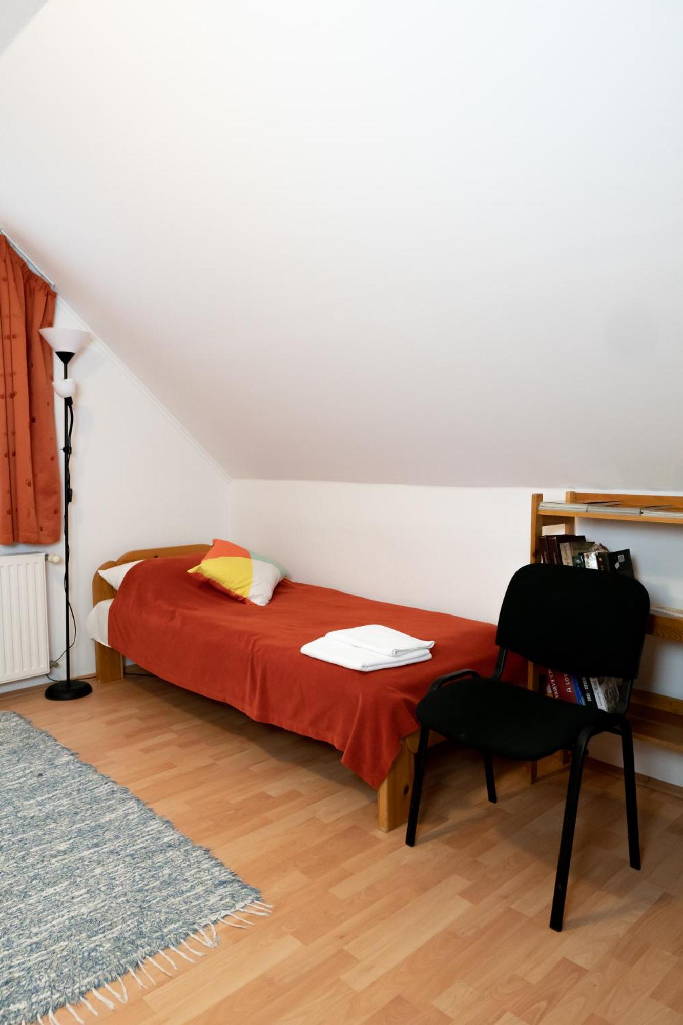 Liszt Apartman Печ Экстерьер фото