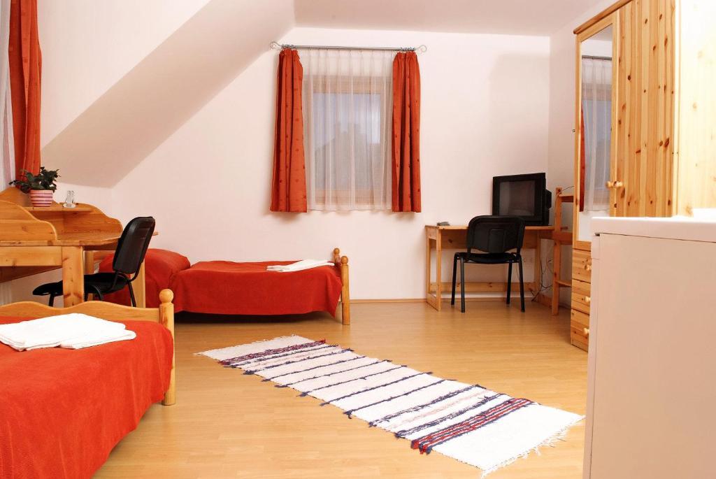 Liszt Apartman Печ Экстерьер фото